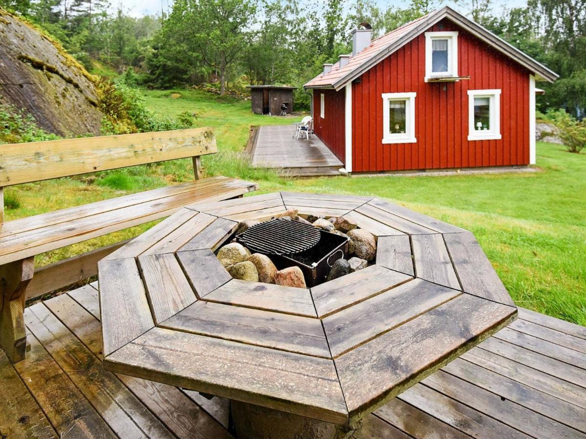 4 Person Holiday Home In Hen N Noesund Екстер'єр фото